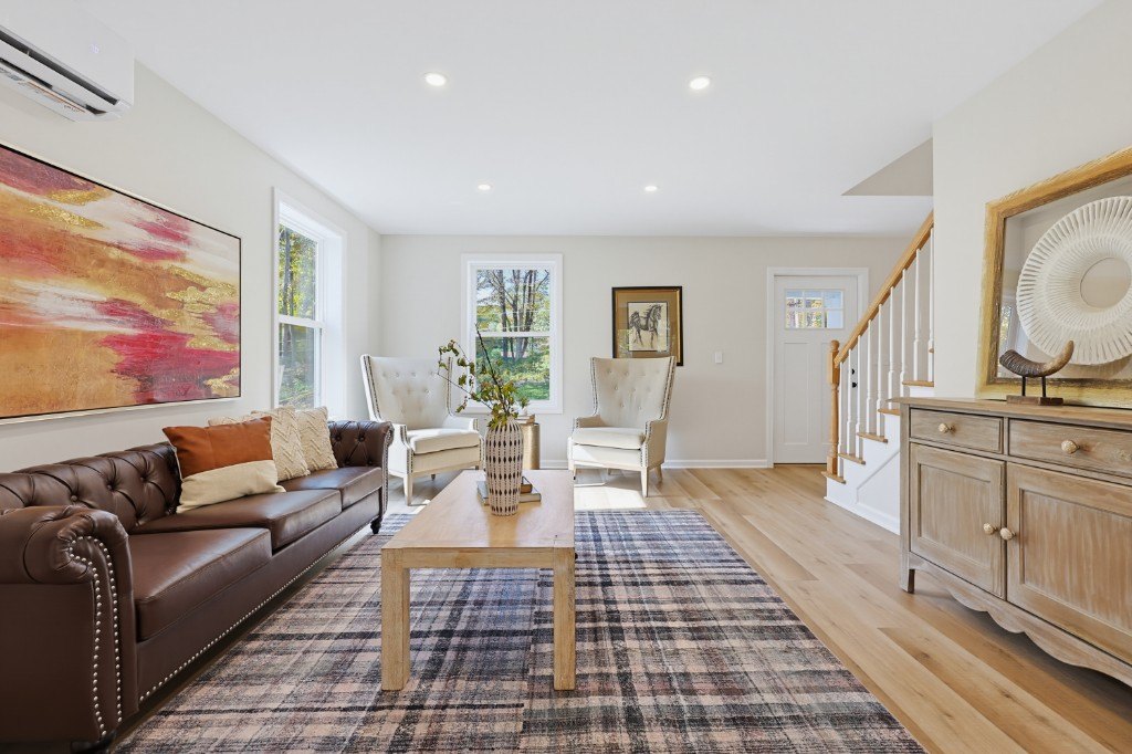 25 Bebbington living room